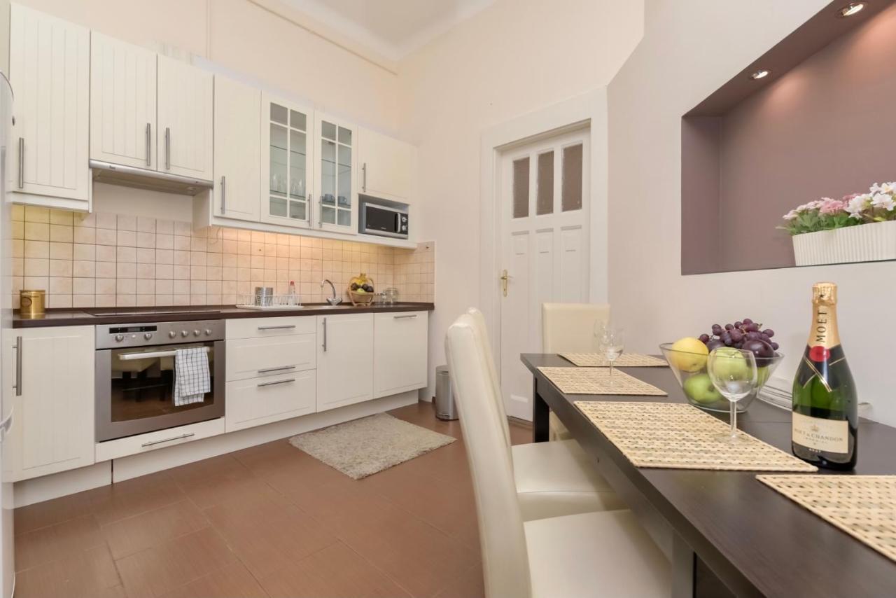 Corvina Apartment Budapest With Free Private Parking Exterior foto