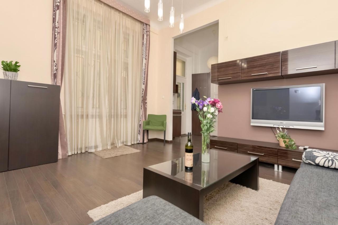 Corvina Apartment Budapest With Free Private Parking Exterior foto