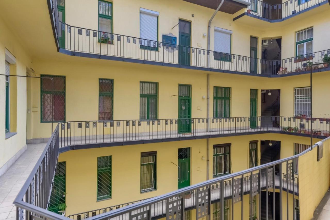 Corvina Apartment Budapest With Free Private Parking Exterior foto